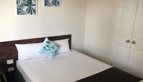 Economy Room (Dollar Saver)