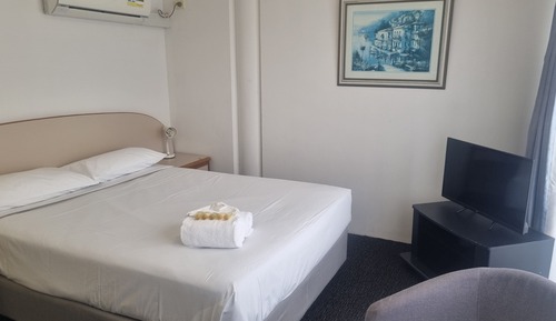 Standard Room, 1 Queen Bed