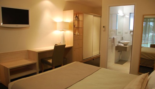 Standard Queen Room