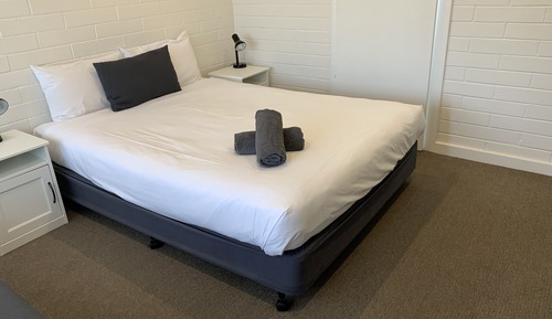 Budget Queen Room