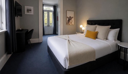 Terrace Queen Suite with Shared Bathroom