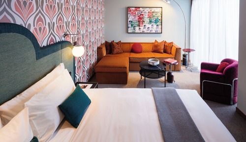 Suite, 1 King Bed (Groovy)