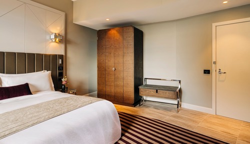 Tasman Accessible King Room