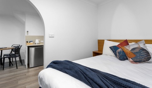 Apartment, 2 Bedrooms, Courtyard Area, Free Wi-Fi & Parking