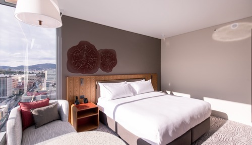 Premium Room, 1 King Bed, Corner