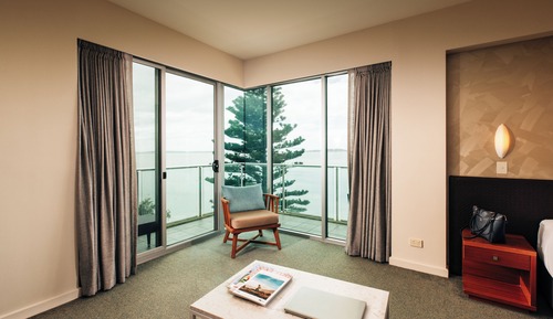 Deluxe Spa Suite