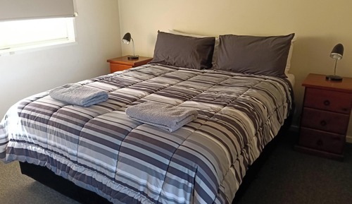 Standard 2 Bedroom Cabin - Sleeps 5