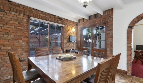Three Bedroom House (Grosvenor Street)