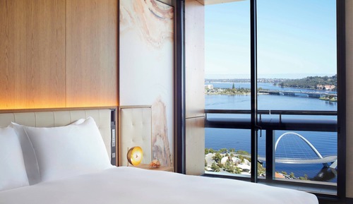Swan River View, Premium Guest Room, 1 King Bed