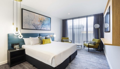 Standard Room, 1 Queen Bed