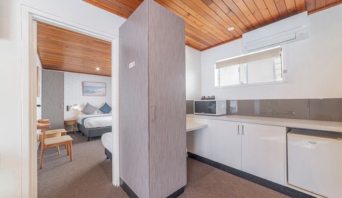 Deluxe Family Room