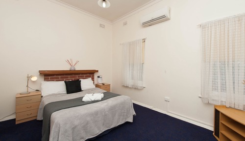 Single room single bed