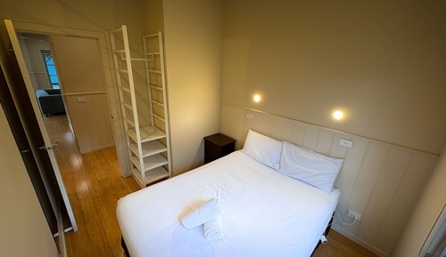 Family Three Bedroom Cabin with Bathroom