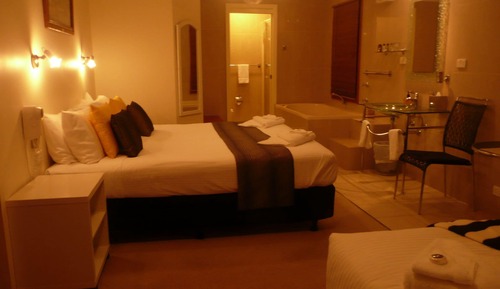Deluxe Spa Suite Room 5