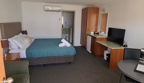 Standard Room, 1 King Bed, Non Smoking