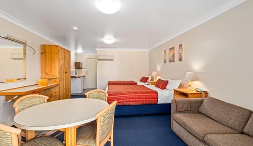 Deluxe Family Room