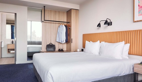 Room (Hotel)