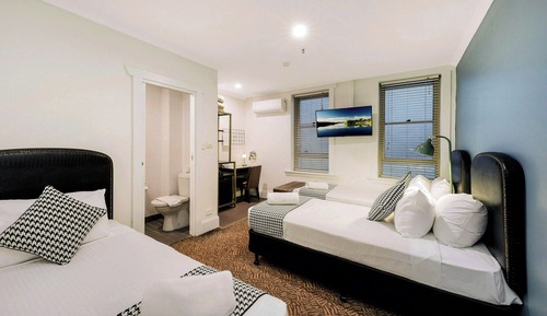 Executive Triple Room, Private Bathroom