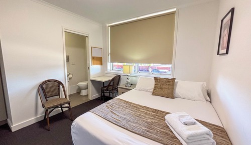 Double Room, 1 Queen Bed
