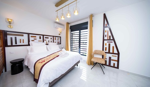 Deluxe Studio, 1 Queen Bed, Non Smoking, Kitchenette