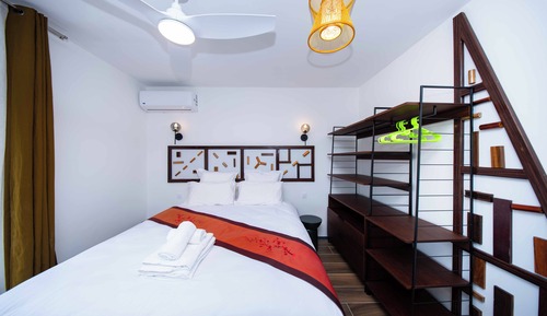 Deluxe Apartment, 1 Queen Bed, Balcony