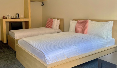 Triple Room, Multiple Beds