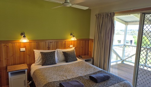 2 Bedrooms, 2 Bathrooms Self Contained Spa Cottage