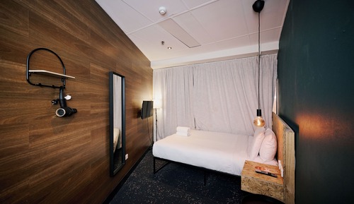 Private Double Room (Shared Bathroom)