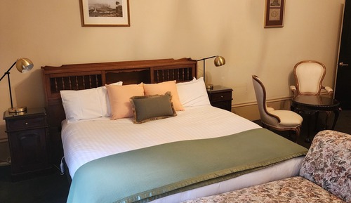 Royal Studio, 1 King Bed