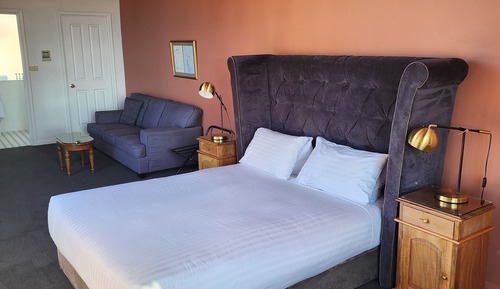 Heritage Queen Room