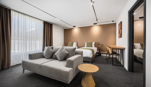 Queen Family Suite