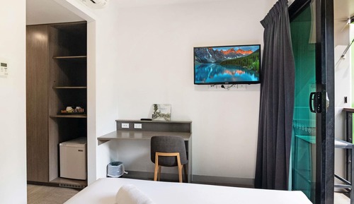 Standard Room, 1 Queen Bed, Accessible