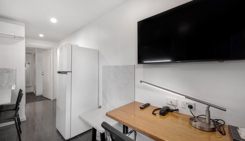 1 Bedroom Apartment one Queen and Single