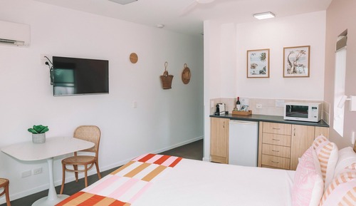 Superior Queen Room, Ocean View (Non-Smoking)