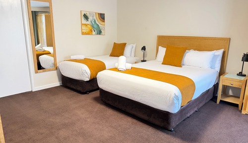 Premium Queen Accessible Room