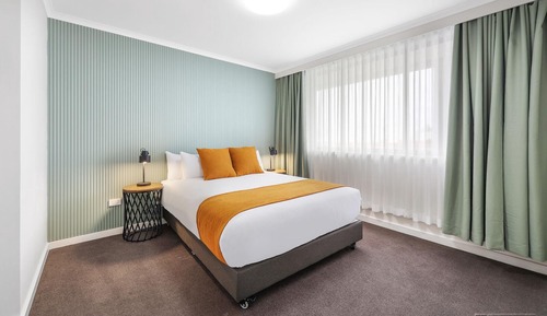 Deluxe Queen Room