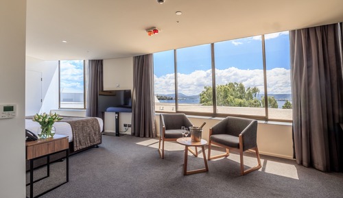 Deluxe Room, 1 King Bed, Accessible