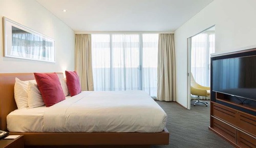 Suite, 1 King Bed, Balcony
