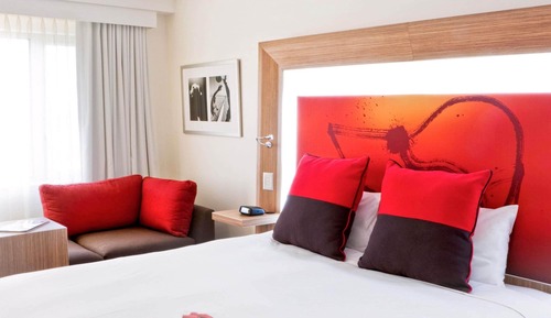 Superior Room, 1 King Bed, Balcony