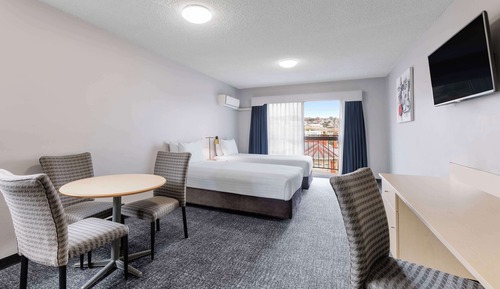 Family Suite, Multiple Beds, Non Smoking, Balcony