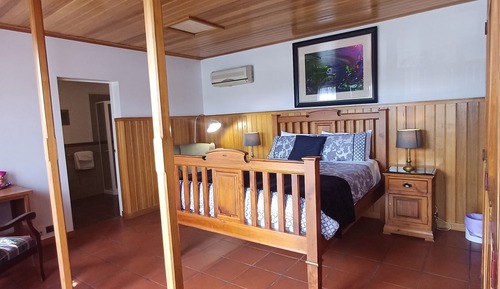Stable Queen Room 