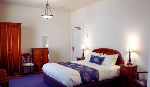 Standard Room, 1 King Bed, Non Smoking