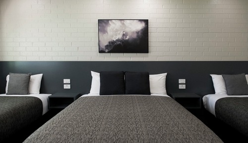 Family Room (Sleeps 4)