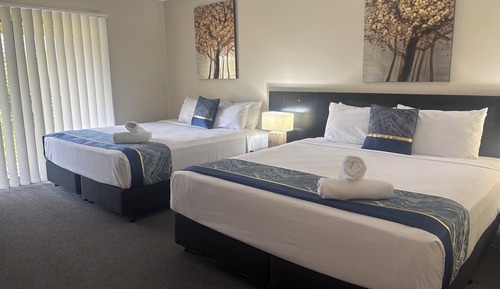 Deluxe Double King Room