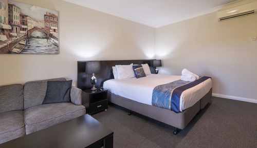 Deluxe King Room