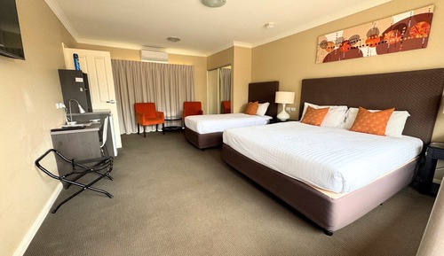 Deluxe Triple Room (Deluxe Courtyard)