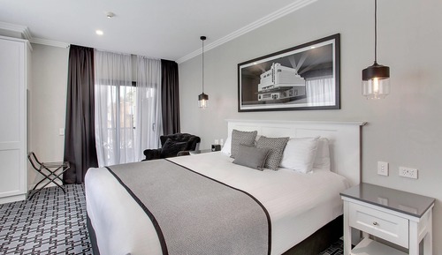 Standard Studio Suite, 1 King Bed, Non Smoking
