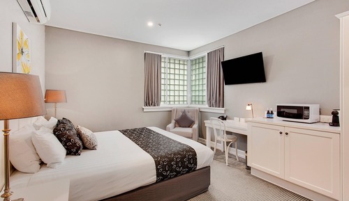 Standard Room, 1 King Bed, Non Smoking