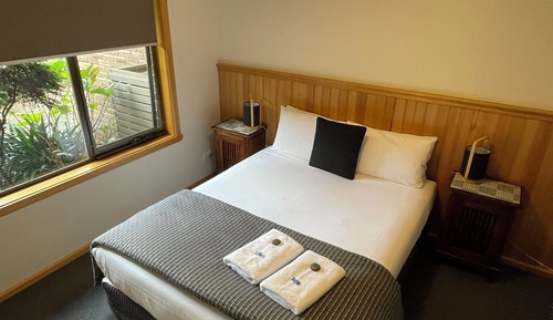 Standard Apartment, 1 Bedroom, Bathtub, Courtyard View (Tasman)