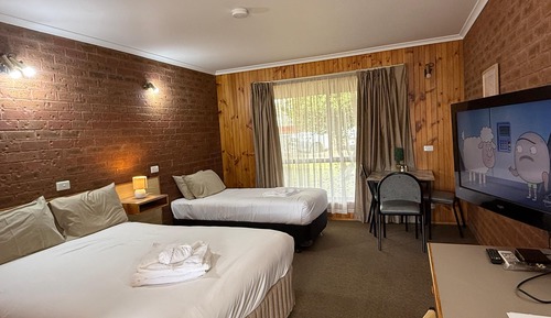 Deluxe Queen Room